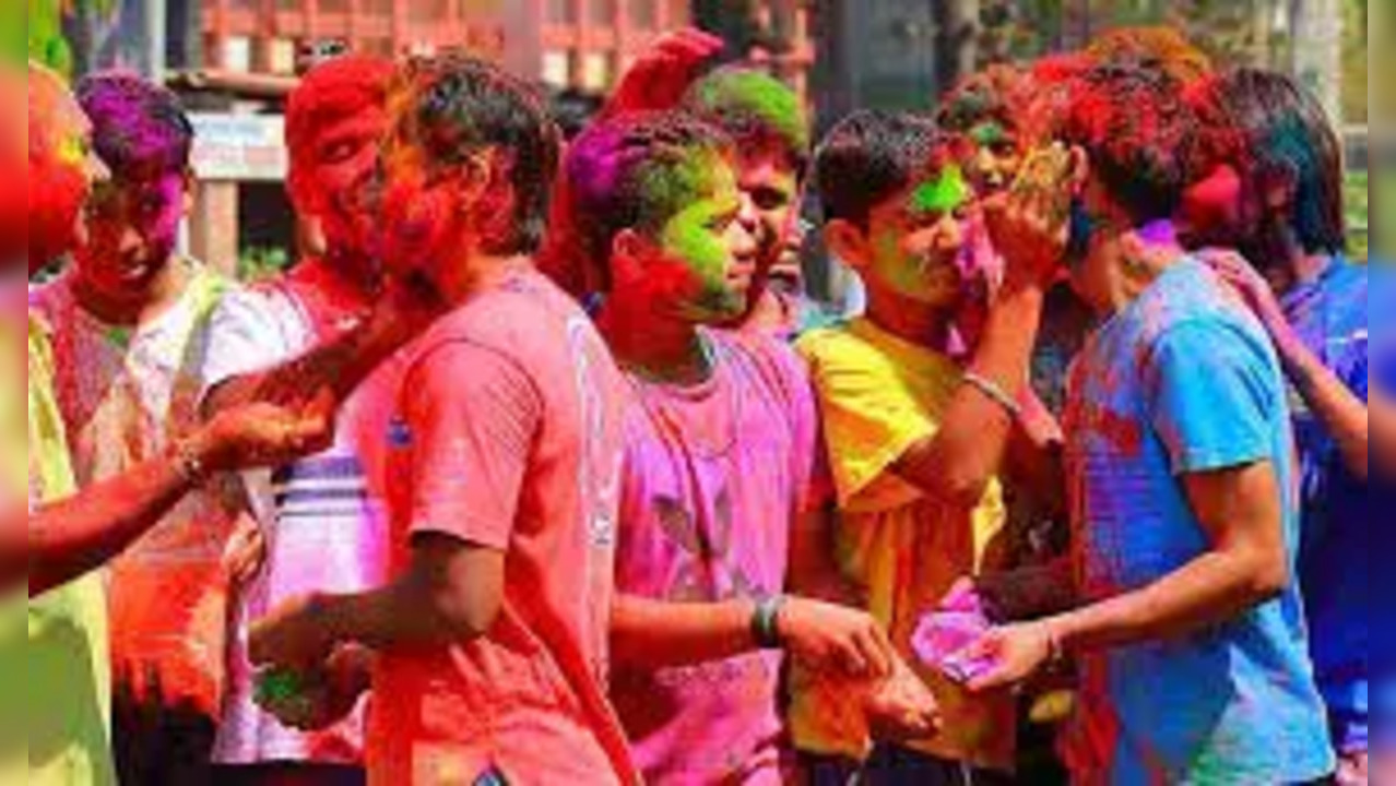 Pakistan Bans Holi Celebrations Inside College Campuses