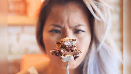 Experts explain why you get a headache after eating carbs and sugar |  Borneo Bulletin Online