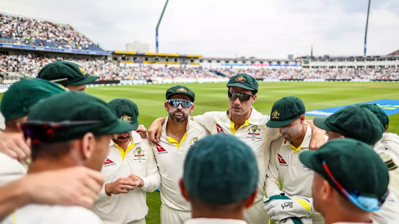 England Cricketer On Australia Batting