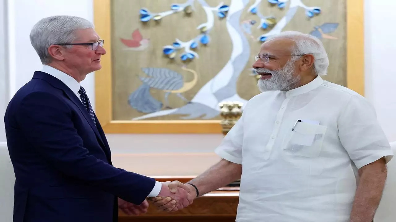 iPhone maker bets big on digital payments under PM Modi's 'Digital India' vision! Apple pay to be launched soon