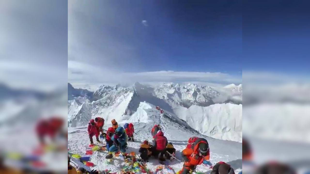 Viral Video Shows Incredible 360-Degree View Of Mount Everest Summit ...