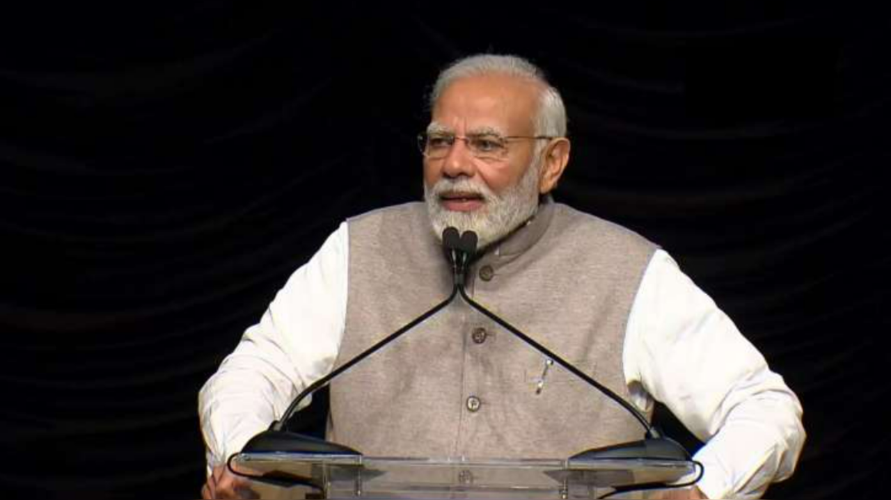 On the last day of his maiden US State visit, PM Modi interacted with the Indian diaspora at Ronald Reagan Center