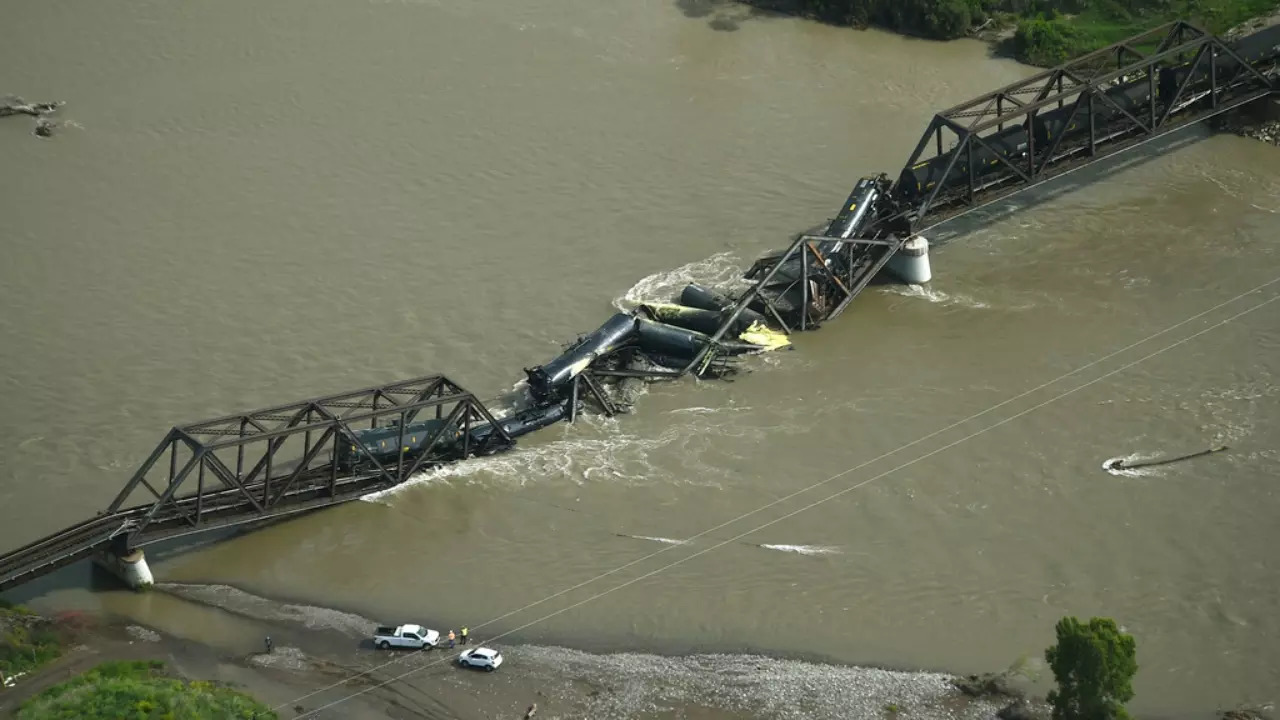 Yellowstone bridge collapse - AP