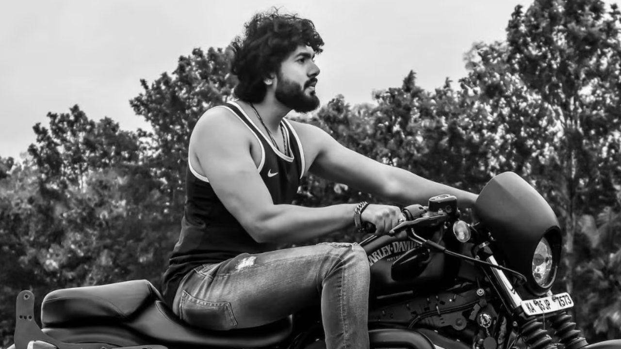 Kannada Actor Suraj Kumar Loses His Right Leg In Motorcycle Accident