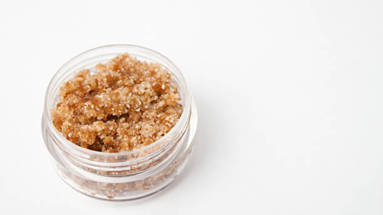 5 Coffee Lip Scrub Recipes For Pink And Moisturized Lips: Get The Perfect Pout