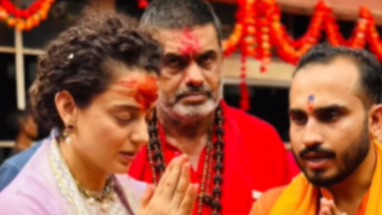 Kangana Ranaut Visits Kamakhya Temple In Guwahati To Seek Blessings. Watch Video