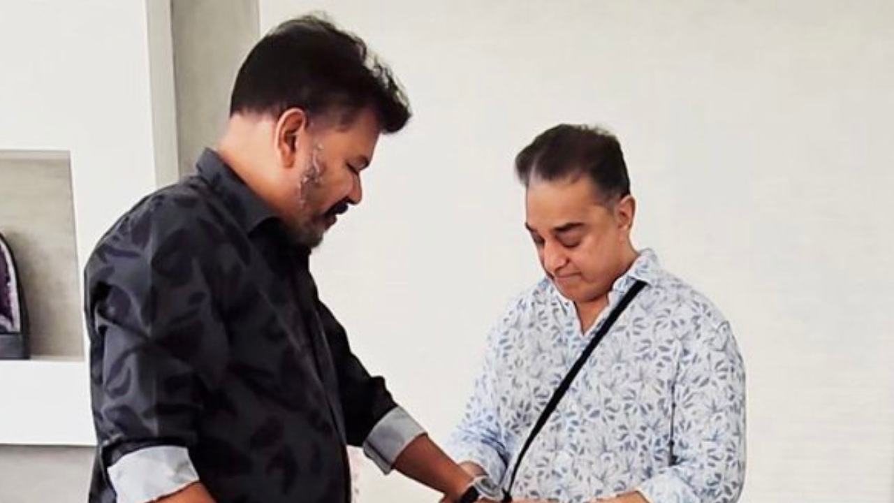 Kamal Haasan Gifts Luxurious Watch To S Shankar After Watching 'Main Scenes of Indian 2'. PIC - Vimarsana News