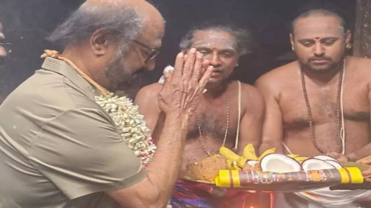 Rajinikanth visits Arunachaleswarar temple