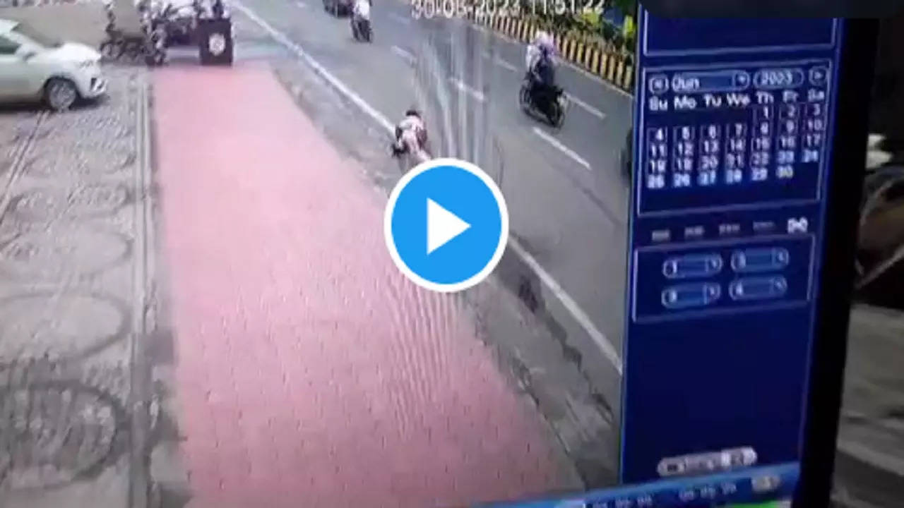 Video: Woman Dragged on Road as Bikers Snatch Her Phone