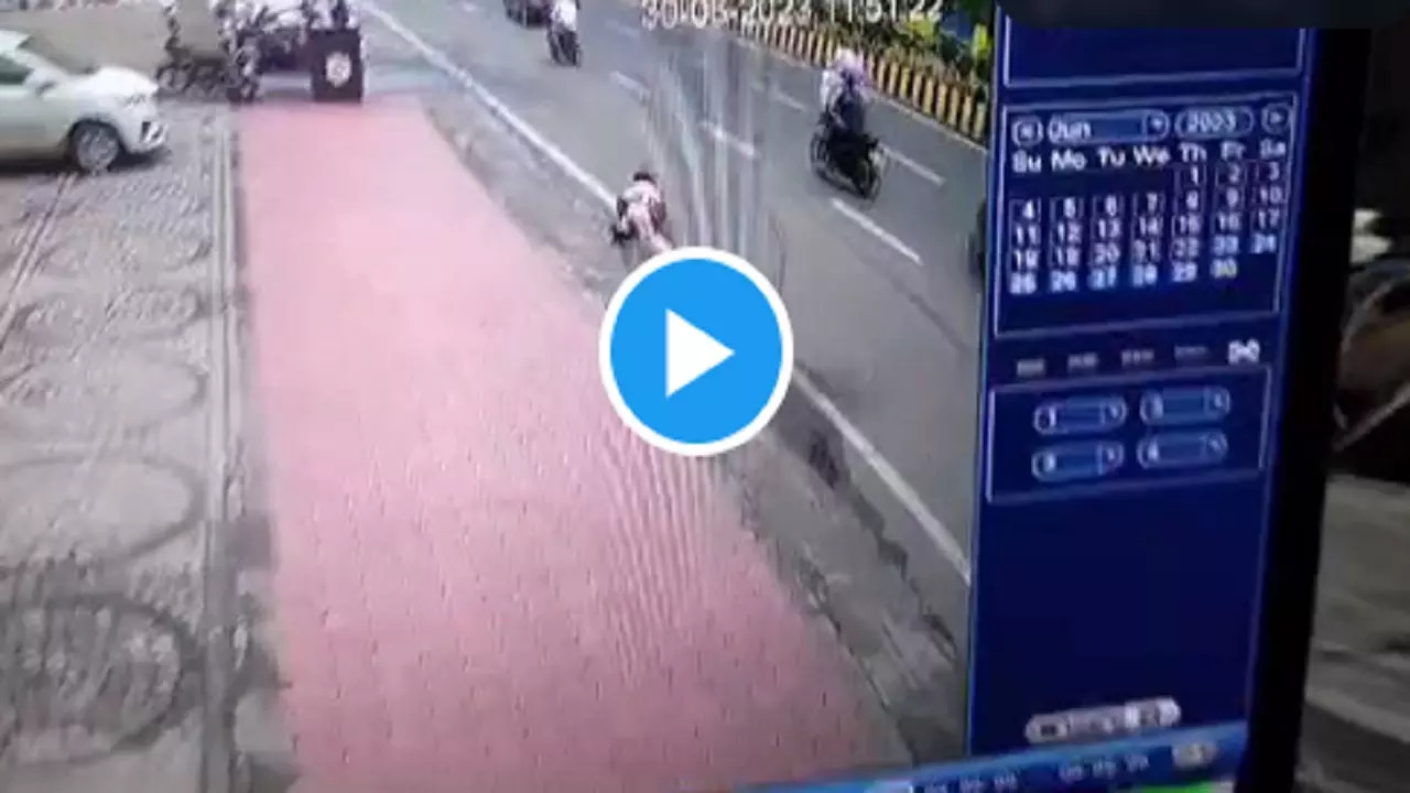 Video: Woman Dragged on Road as Bikers Snatch Her Phone