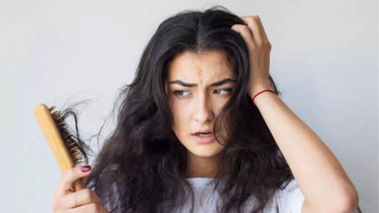 How to take care of frizzy and curly hair during monsoons