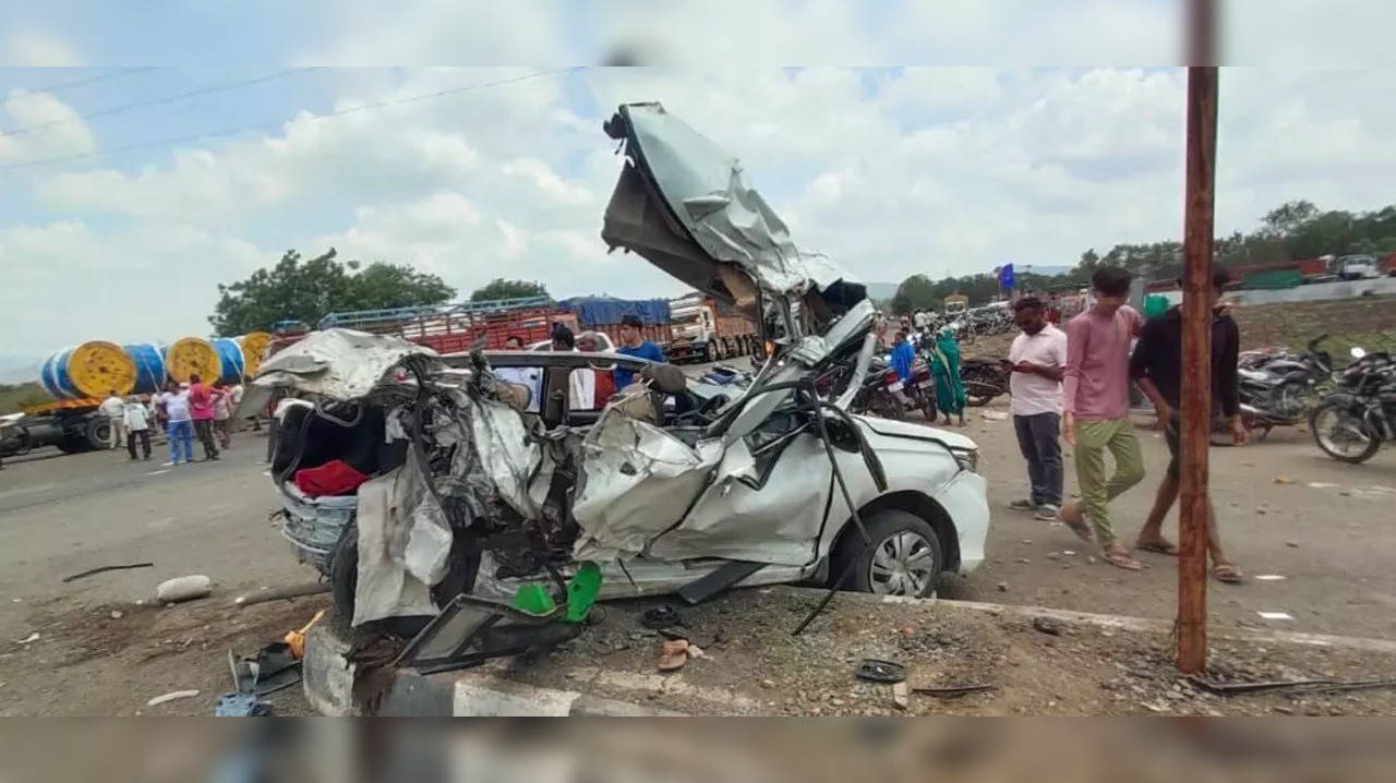 Mumbai-Agra Highway accident