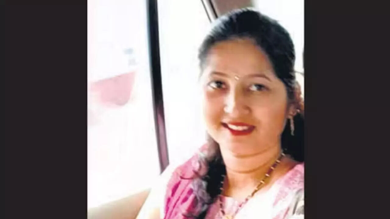 Woman Robs Boyfriend, Dumps Him Naked on Shahapur Highway. Horrifying Details Emerge - Vimarsana News