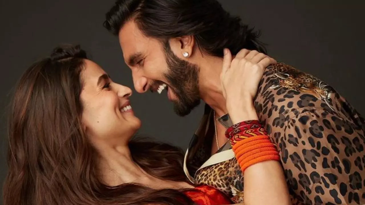 RRKPK Trailer Twitter Reactions: Alia Bhatt, Ranveer Singh's Film 'Dekhne Ki Cheez Hai', Feel Netizens