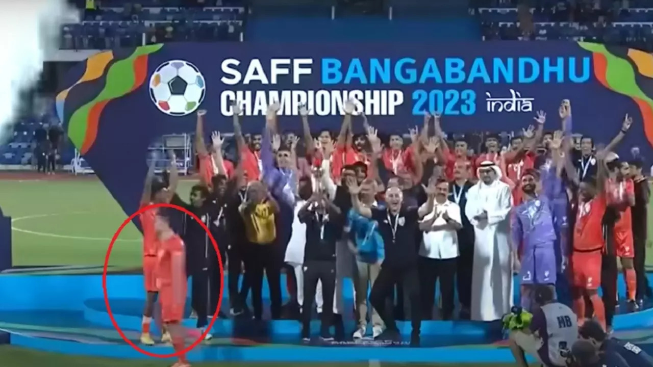 WATCH: Sunil Chhetri Walks Away After Handing Trophy To Teammates In Heartwarming Gesture After SAFF 2023 Win