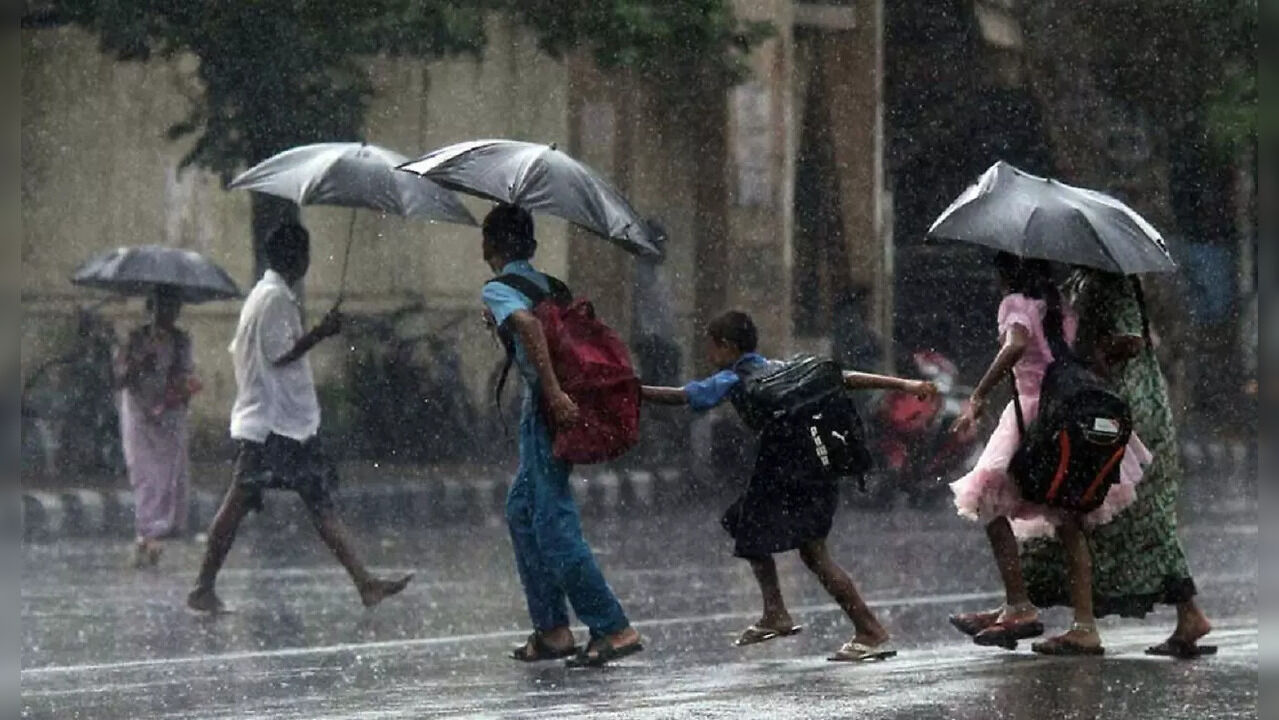 Kerala Rain: Red Alert in Idukki, Kasaragod, Kannur; Normal Life Comes To Standstill - Vimarsana News
