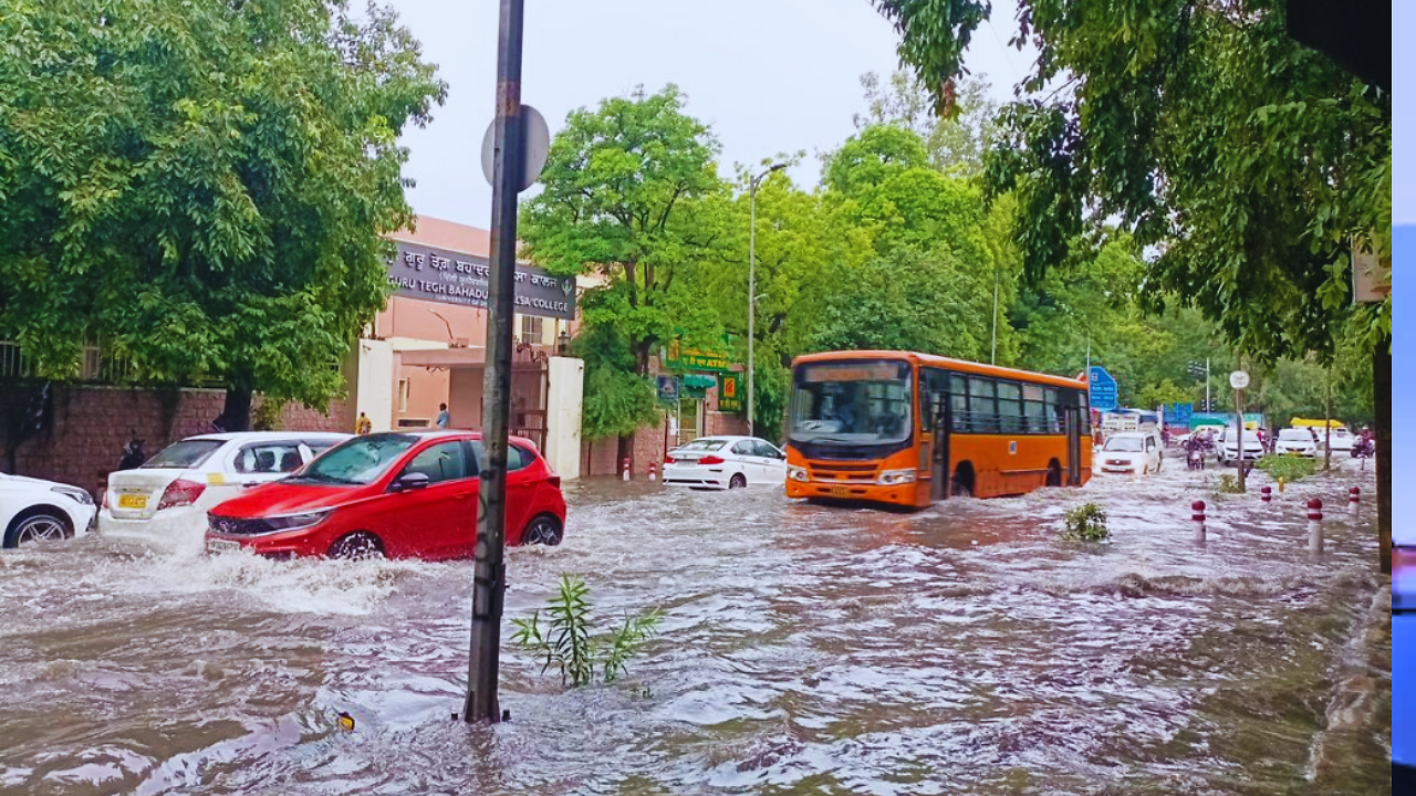 Orange Alert Issued in Delhi as Monsoon Intensifies; Heavy Rain, Strong Winds Lash City - Vimarsana News