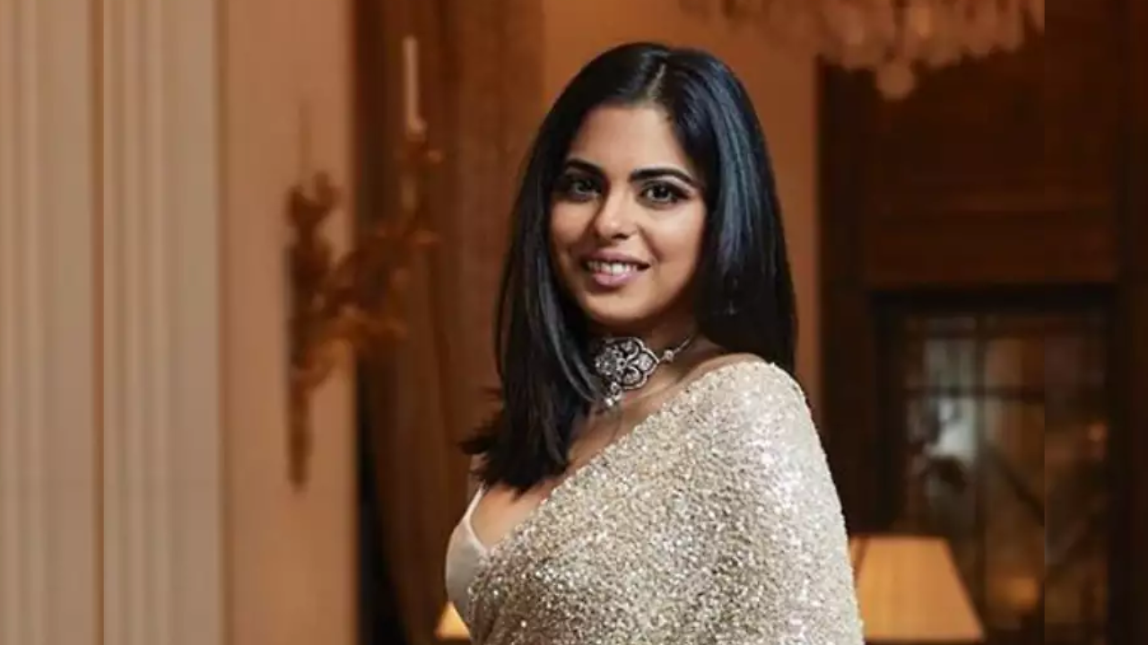 Reliance Industries appoints Isha Ambani, former CAG Rajiv Mehrishi as directors for demerged Jio Fin Services Ltd - Vimarsana News