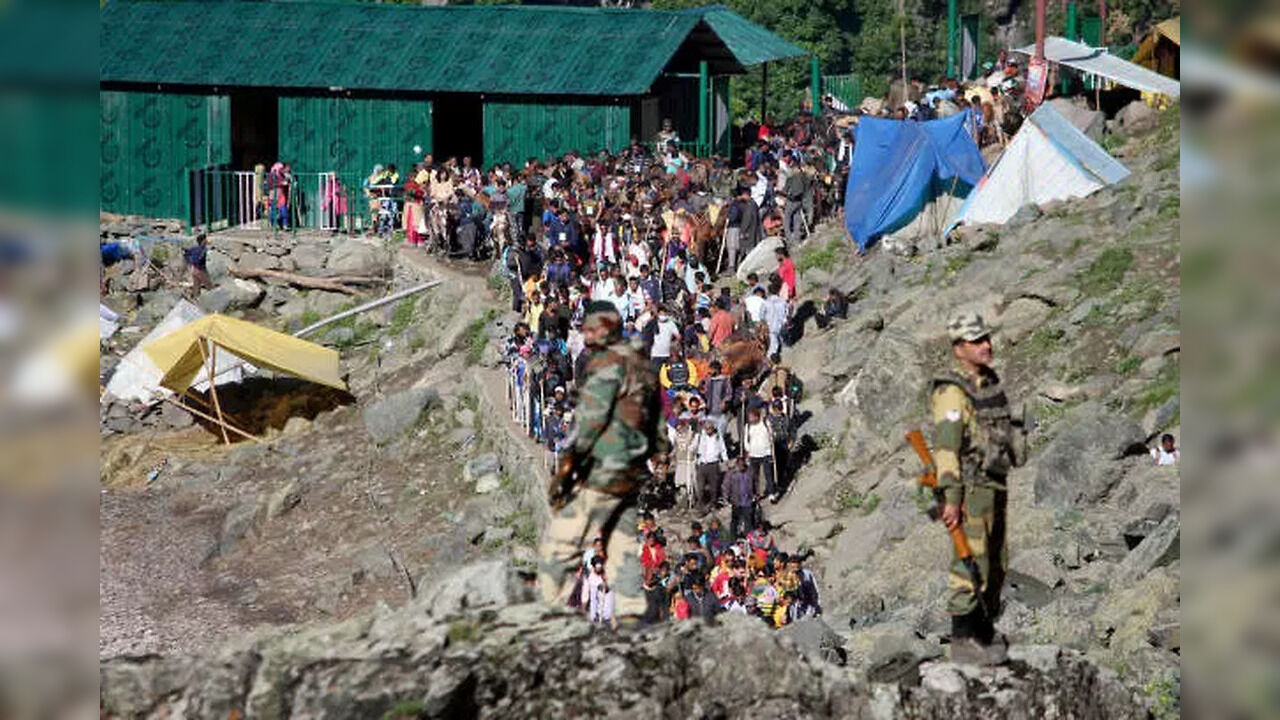Amarnath Yatra Resumes from the Phalagam Side After Weather Improves - Vimarsana News