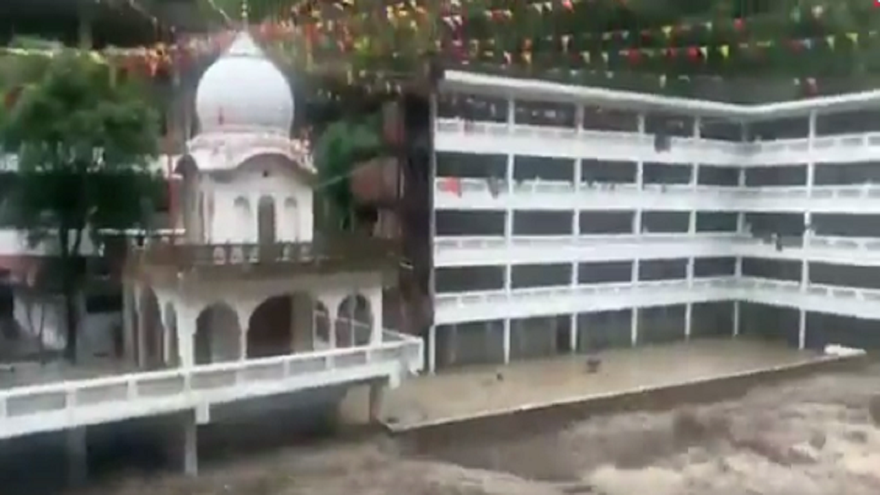 Himachal's Famous Gurdwara Manikaran Sahib Flooded