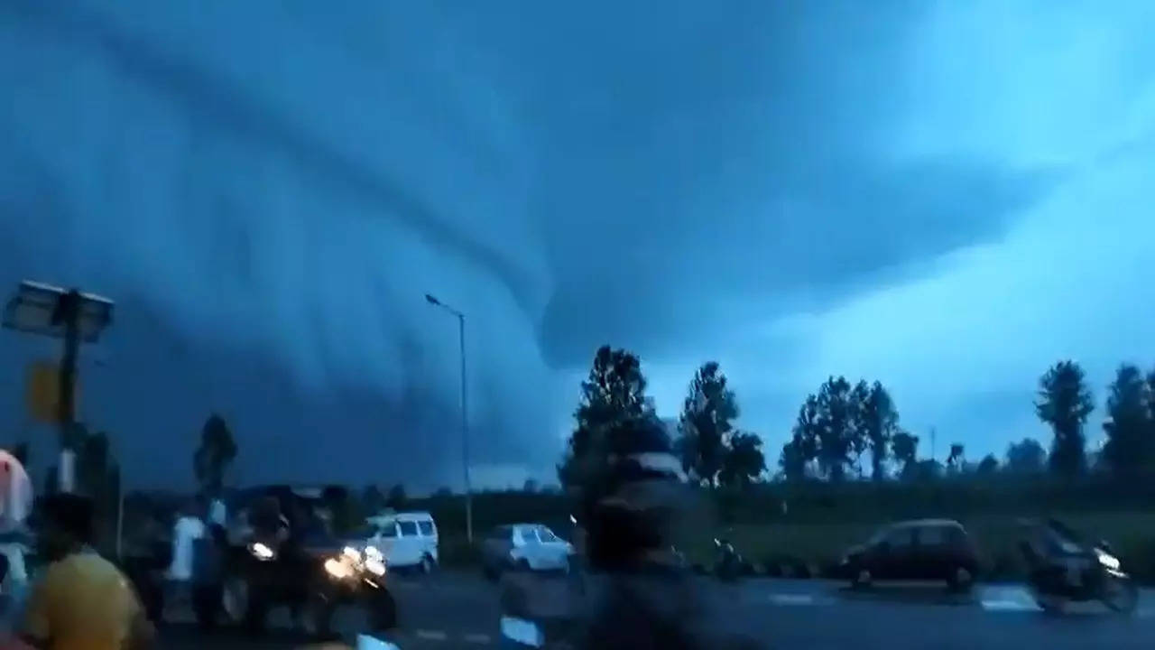 Shelf Cloud