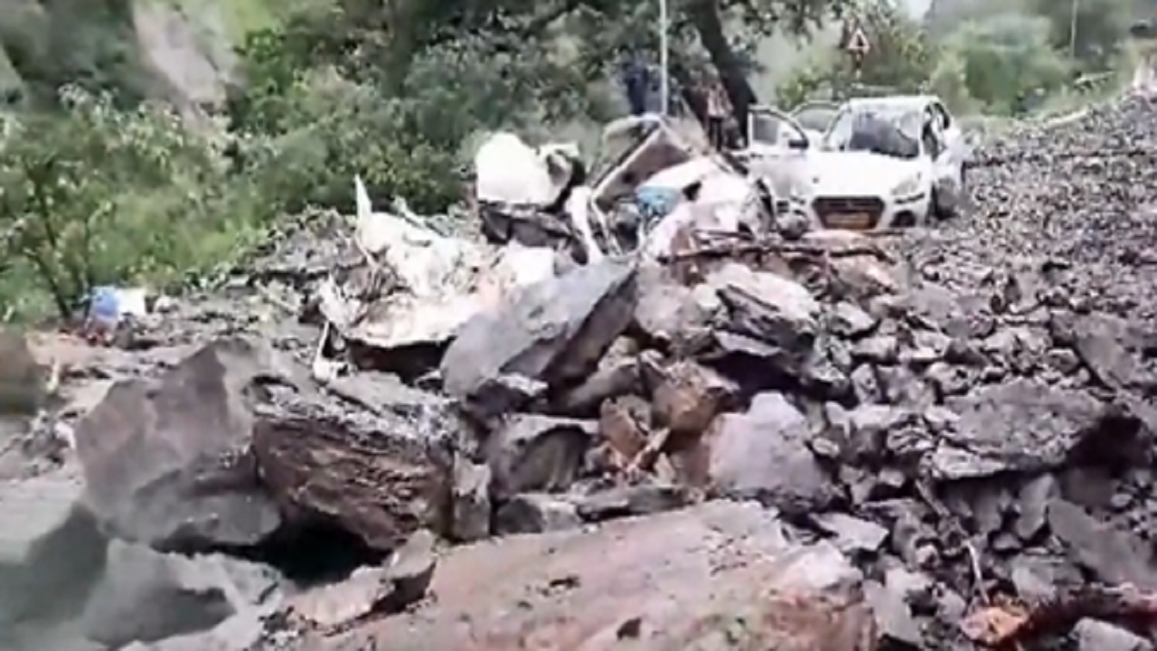 4 Dead, Several Vehicles Buried Under Debris on National Highway in Uttarkashi