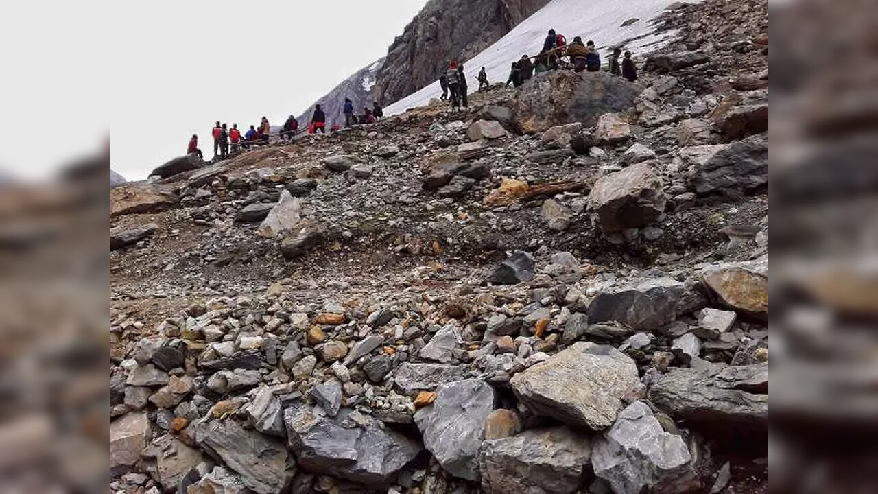 Amarnath Yatra Suspended for the Fourth Consecutive Day Due to Bad Weather, Pilgrims Remain Undeterred - Vimarsana News