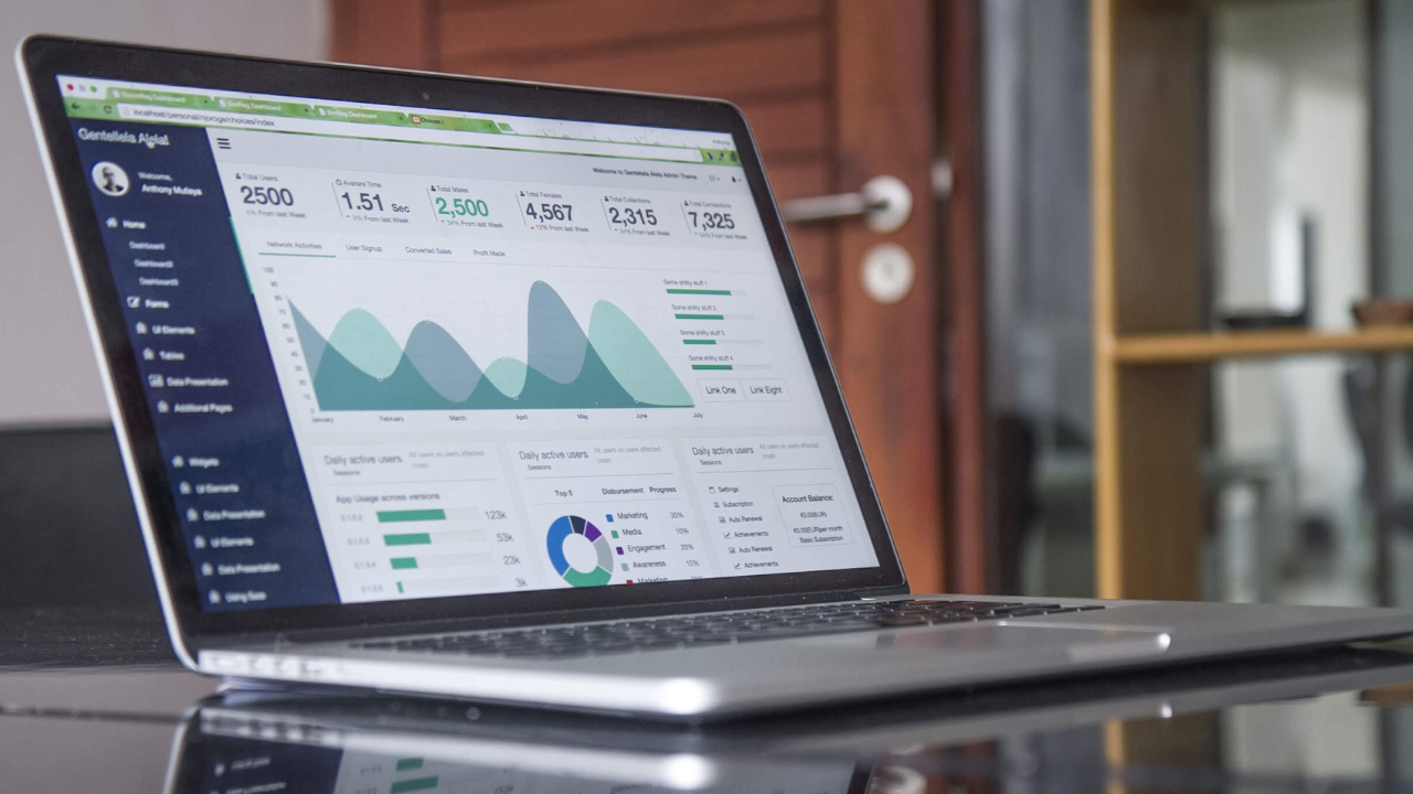 DATA WARS: Here are challenges an e-commerce brand may face when implementing analytics, and how can they overcome them - Vimarsana News