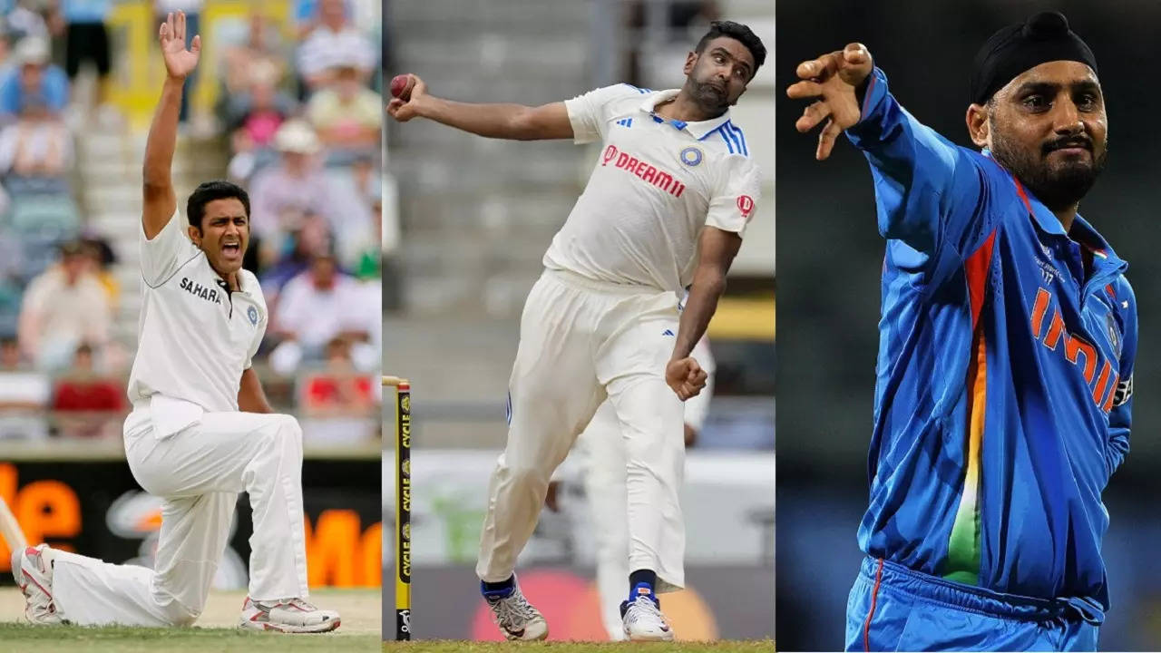 Ashwin completes 700 wickets in international cricket