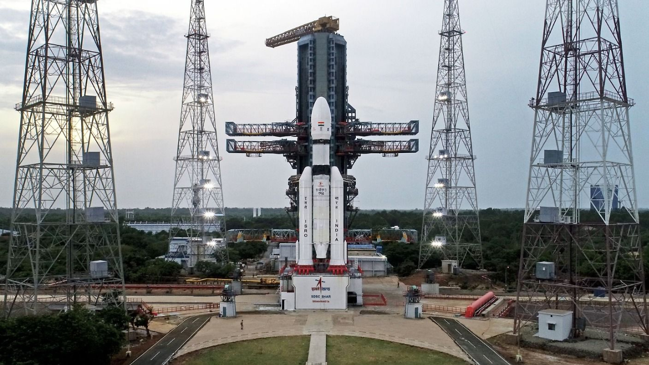 Chandrayaan 3 Launch Successful! Mahesh Babu To Esha Gupta, Indian Celebs Hail 'Historic' Moment - Vimarsana News