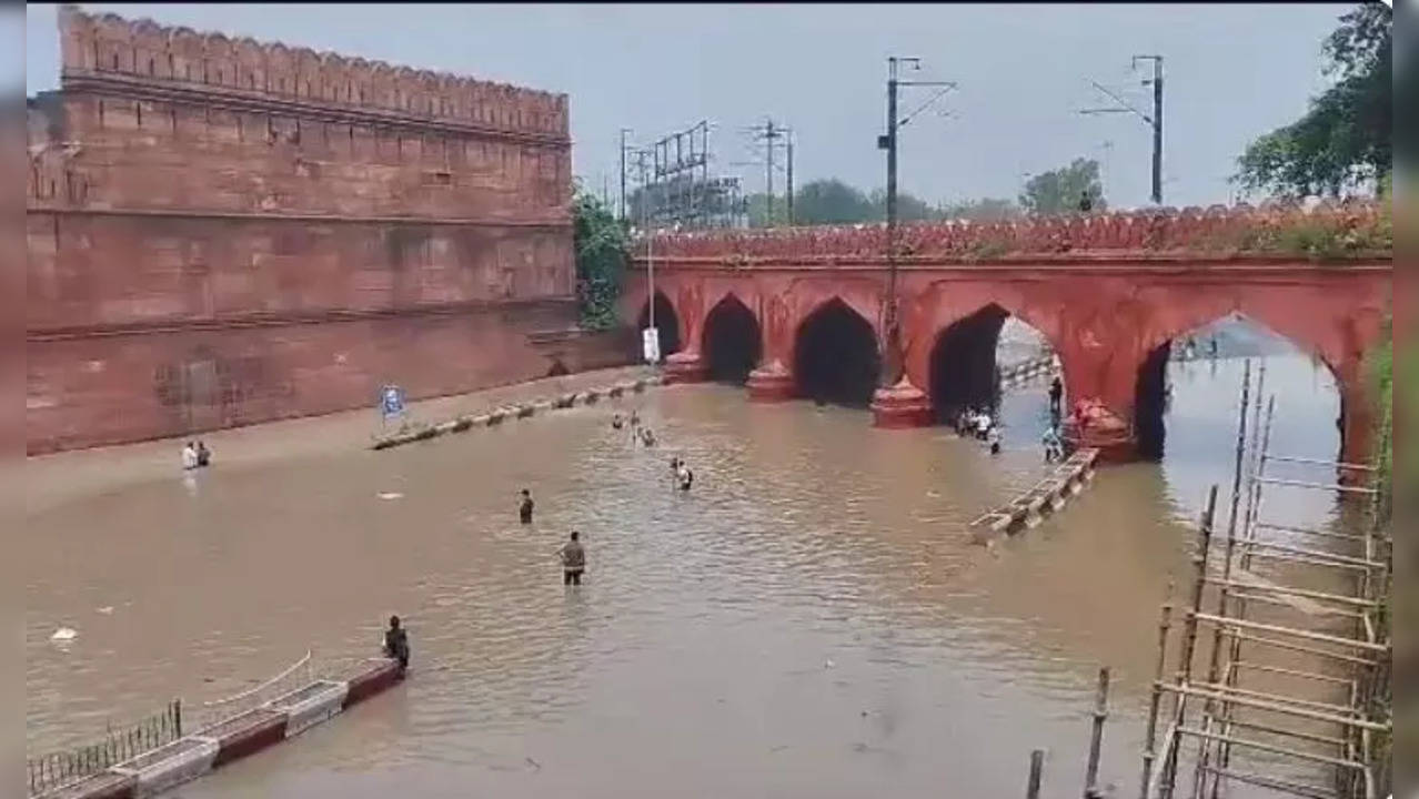 Delhi Flood Fury: Indraprastha To ITO, Rajghat To Geeta Colony, Water ...