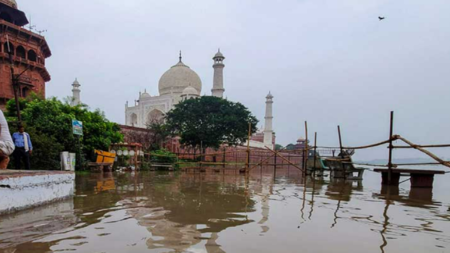 Video: Yamuna Waters Reach Taj Mahal Walls For First Time in 45 Years,  Garden Flooded | India News, Times Now