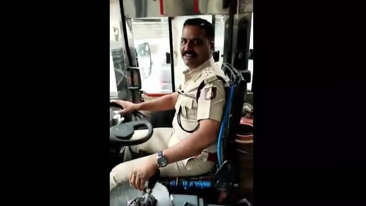 Bengaluru cop bus