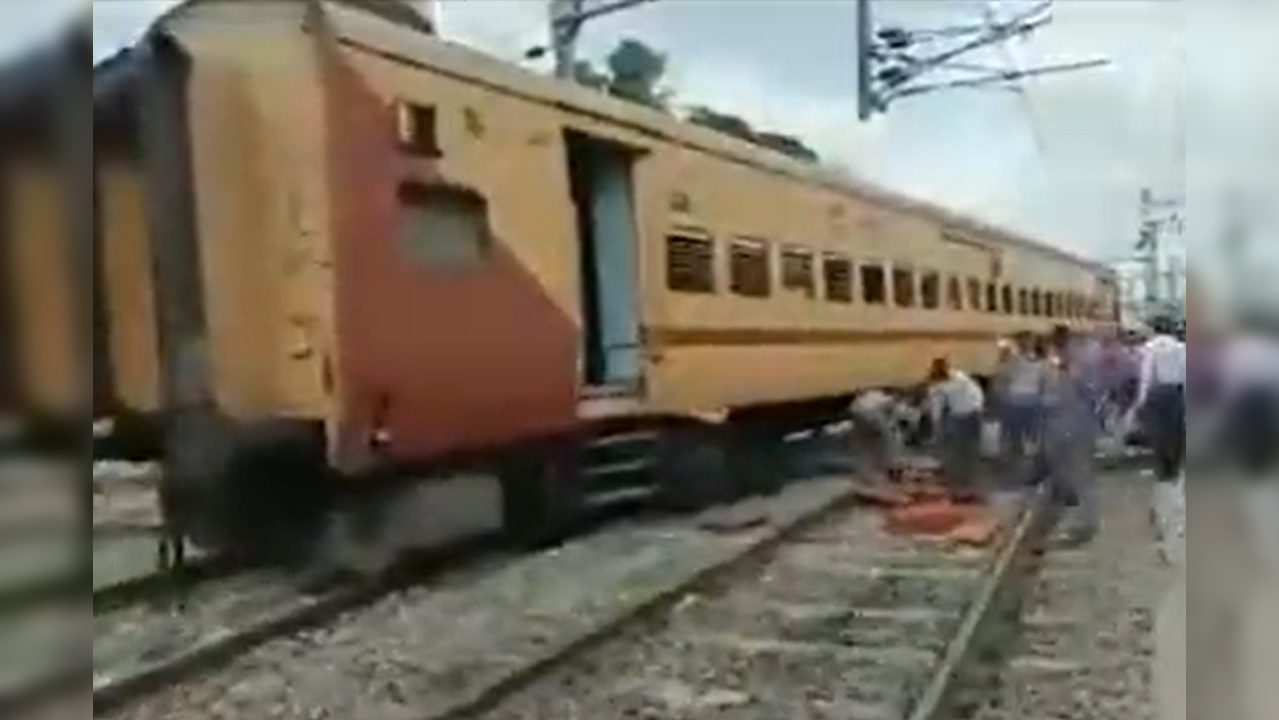 Andhra Pradesh: Padmavathi Express coach derails at Tirupati railway station