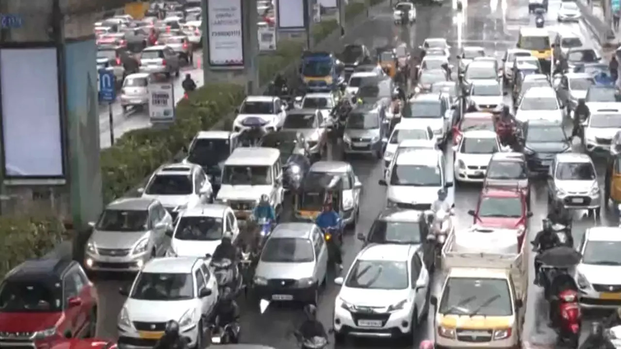 Traffic jam witnessed in Hyderabad after rain lashed the city.