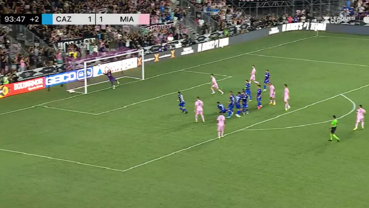 Lionel Messi scores sensational last-minute free-kick goal on his Inter Miami debut.