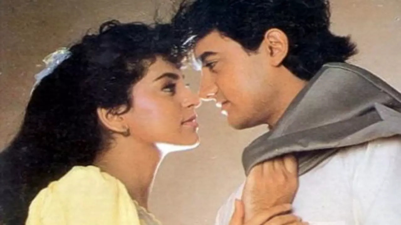 Juhi Chawla and Aamir Khan in Hum Hain Rahi Pyaar Ke