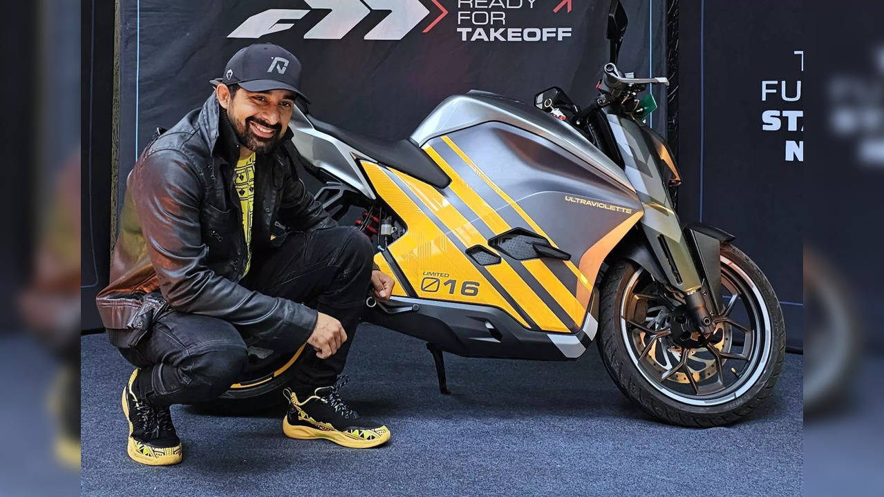 Delivery of the Ultraviolette F77 to Rannvijay Singha