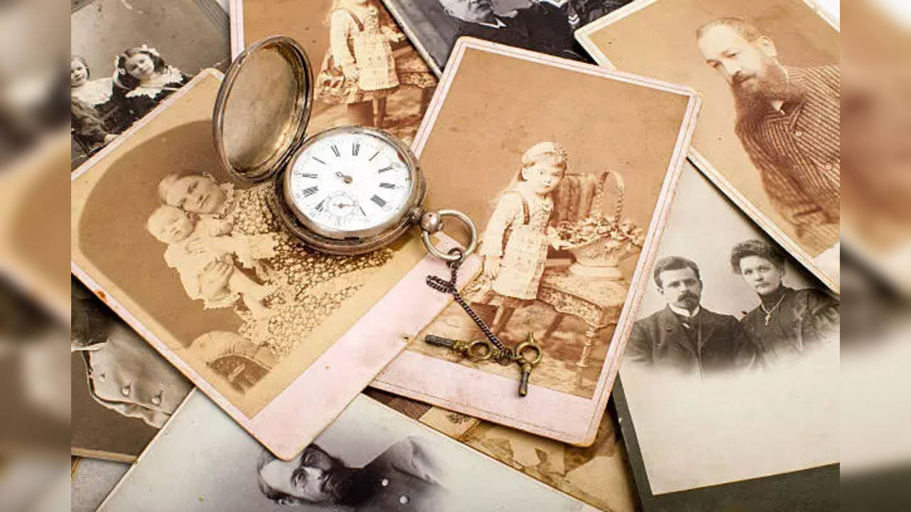 Know the right place to keep the photos of your ancestors