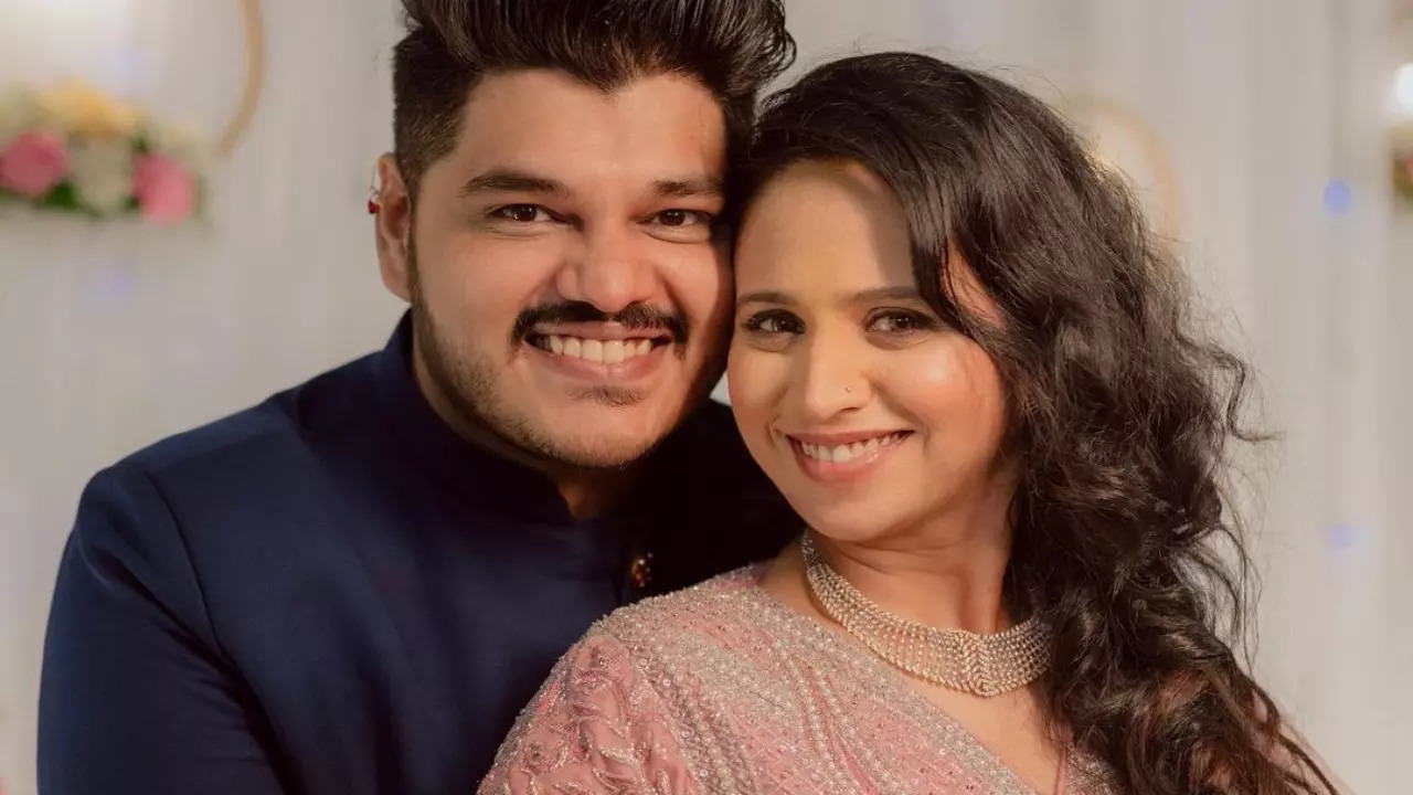 Ashish Kulkarni and Swanandi Tikekar's engagement photo