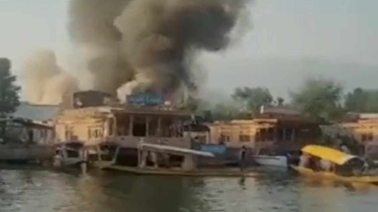 Fire Breaks Out In Houseboat In Srinagar's Dal Lake