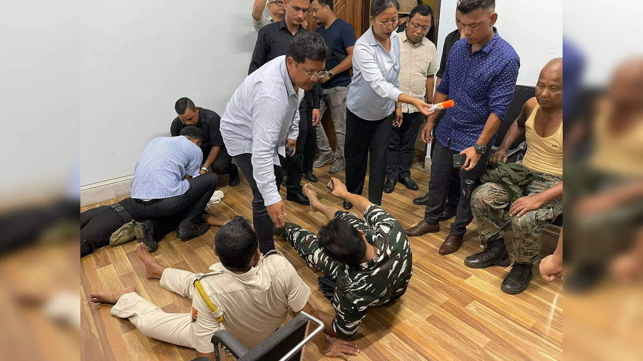 5 Security Personnel Injured as Mob Attacks Meghalaya Chief Minister's Office