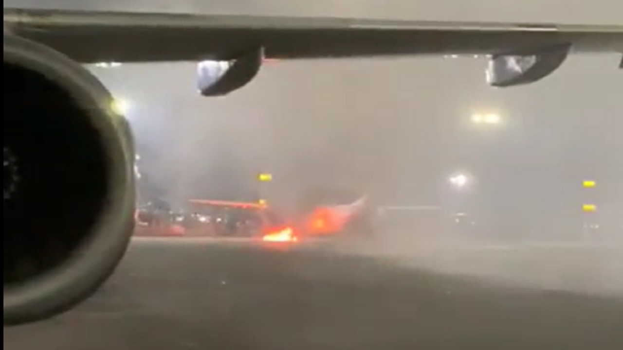 SpiceJet Aircraft Catches Fire at Delhi Airport