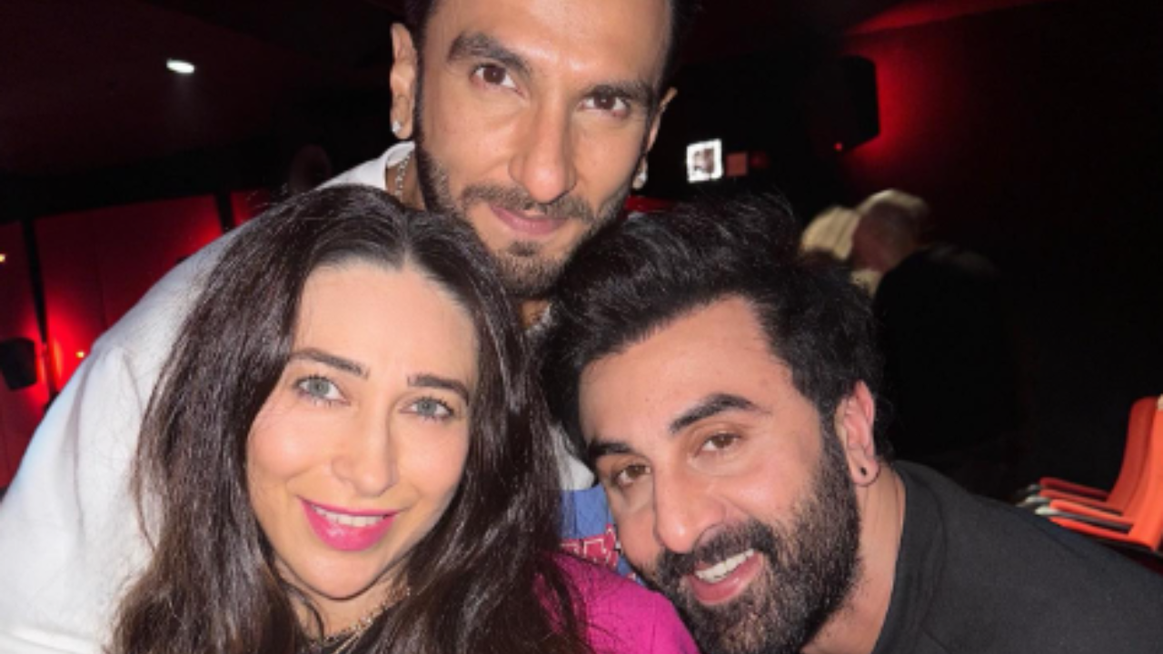 Karisma Kapoor Poses With Ranbir Kapoor, Ranveer Singh At RARKPK Screening. Kareena REACTS