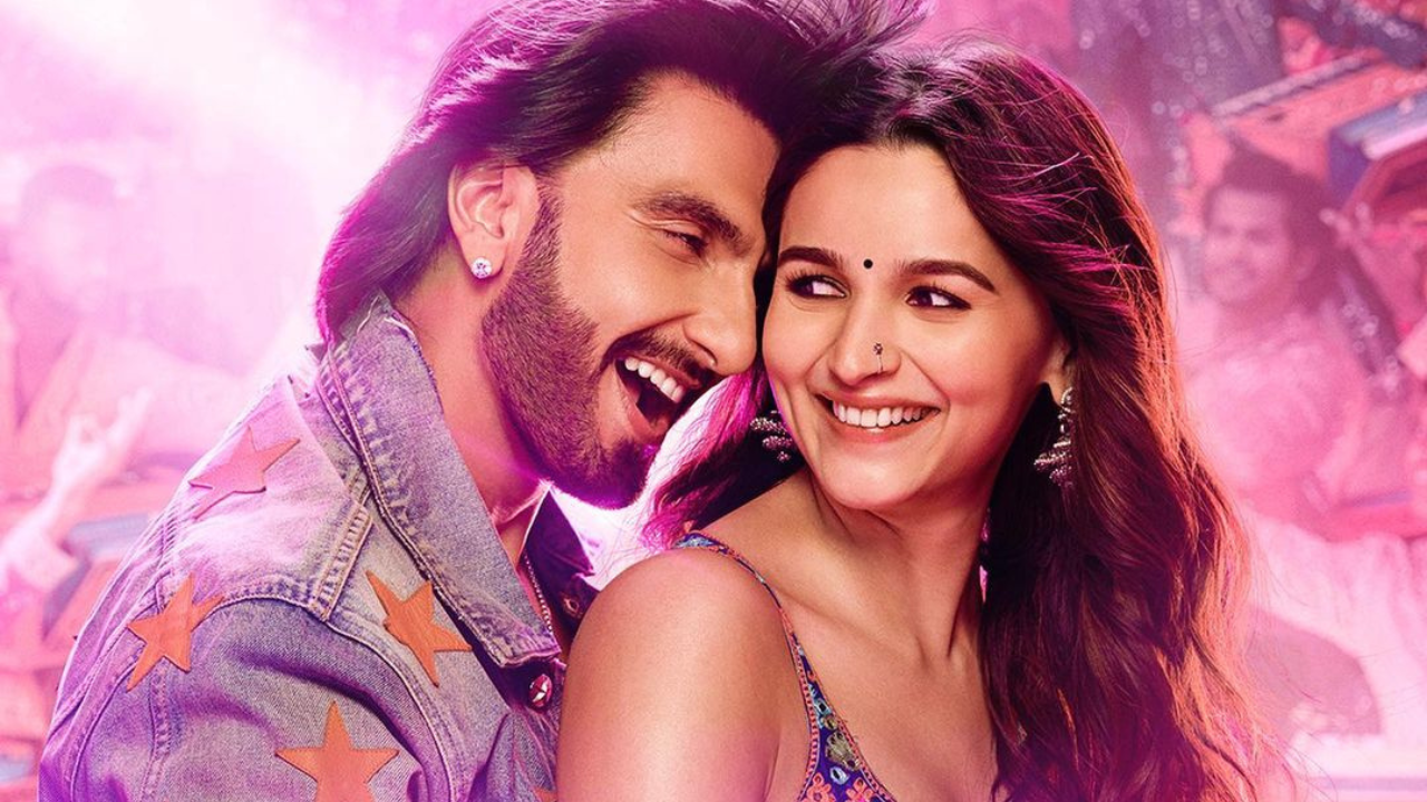 Javed Akhtar Is All Praise For Alia Bhatt, Ranveer Singh's Rocky Aur Rani Kii Prem Kahaani