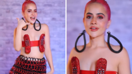 Urfi Javed Turns Dream Girl As She Wears Dil Ka Telephone And Wires To  Cover Her Modesty. WATCH | Entertainment News, Times Now