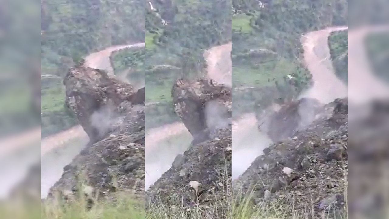 Entire Mountain Comes Down! J&K Landslide Caught On Camera | WATCH