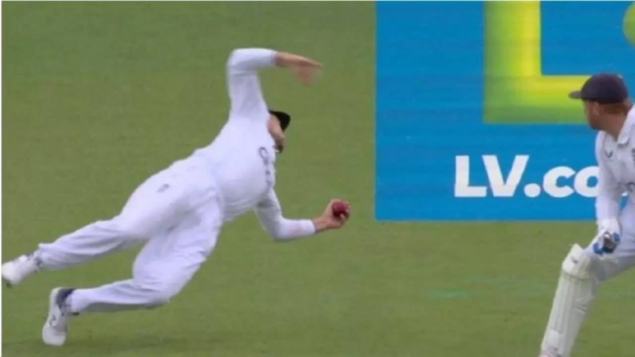 Ashes 2023 5th Test Day 2 ENG Vs AUS: WATCH: Joe Root Takes STUNNING Diving Catch To Dismiss Marnus Labuschagne