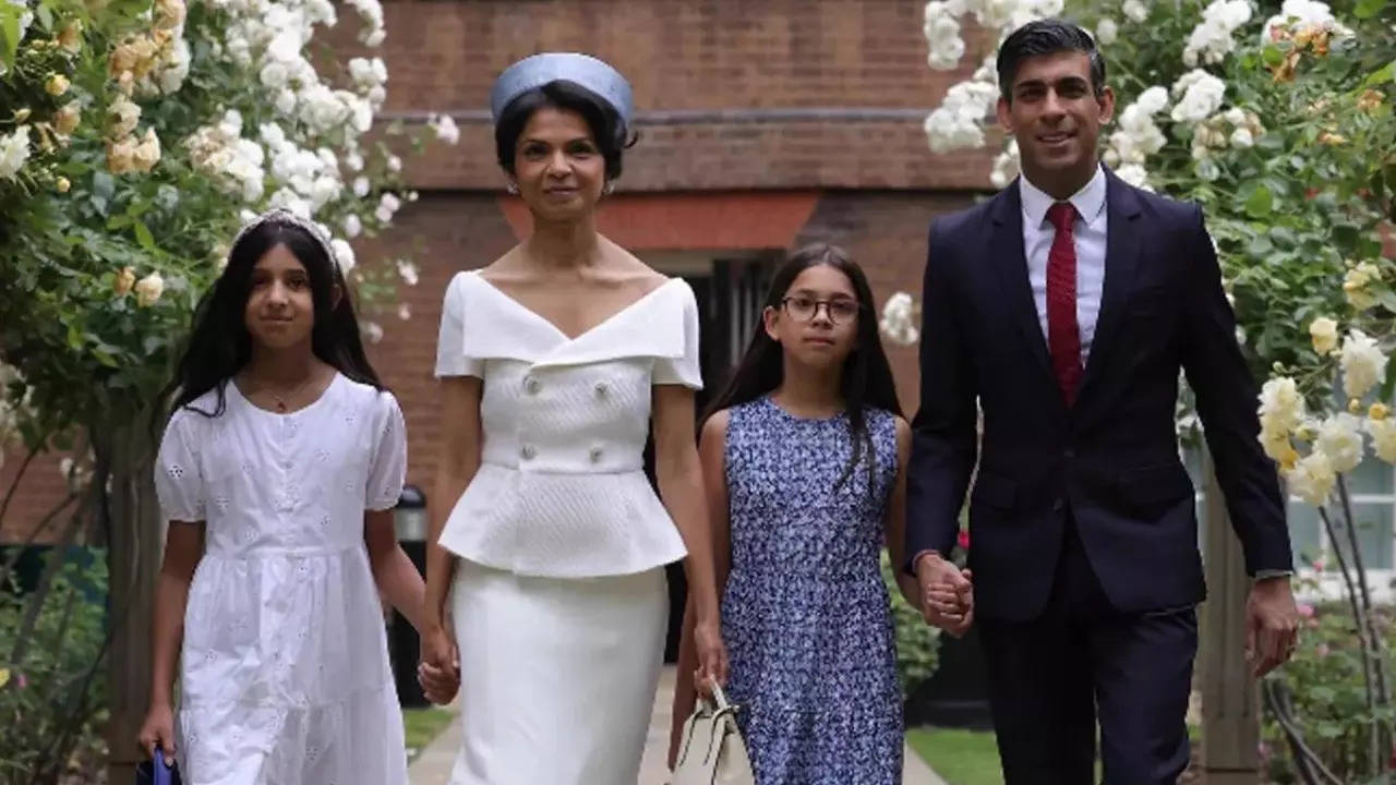 British PM Rishi Sunak and Akshata Murty with their daughters. (Rishi Sunak Instagram)