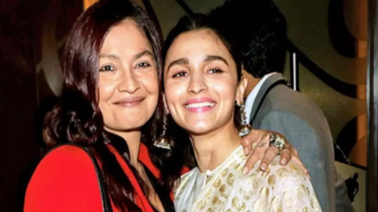 Pooja Bhatt with Alia Bhatt